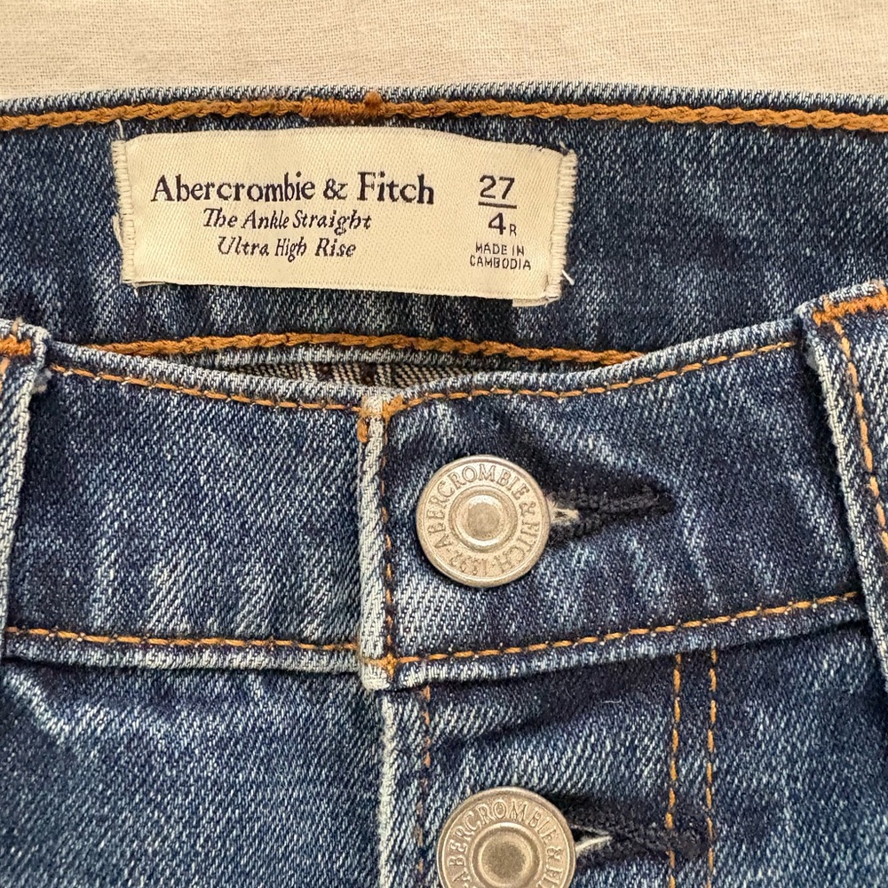 Abercrombie & Fitch The Ankle Straight Ultra High Rise Size 4R (27)